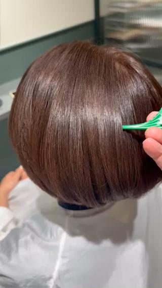 40〜50代のお客様
メテオカラーで髪質改善。
艶・ハリ・コシを与え、上品で若々しい印象に。

加齢による乾燥やパサつきを【メテオカラー】でケア。
 