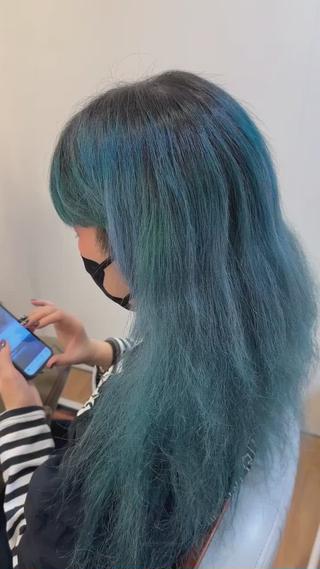 リタッチブリーチ2回にマニパニ残留の上から𝐁𝐋𝐔𝐄Color 