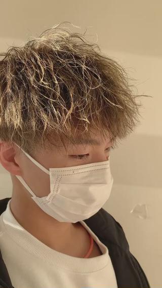 ツイストスパイラルパーマ　ハイライトカラー 