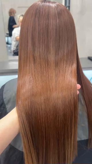 「広がる・パサつく…そんなお悩み、酸性ストレートで解決しませんか？」
湿気や乾燥で髪が広がる、まとまらない…そんなお悩みには酸性ストレートが◎！
ダメージを抑えながら、しなやかでナチュラルなストレートに仕上げます

髪質やダメージに合わせて施術するので、不安な方もぜひご相談ください 