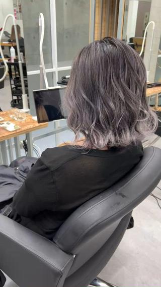 バレイヤージュ

バレイヤージュ　ハイトーン　ハイライト　ブリーチ　ケアブリーチ　ダブルカラー　トリプルカラー 