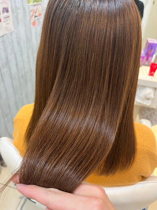 髪質改善ストレートの特徴
①髪への負担を最大限に減らします︎
②地毛のような柔らかい自然な仕上がりに︎
③今までで1番のツヤ髪に︎
④髪の体力があればブリーチ毛にも対応︎


ぜひご相談ください！
理想のツヤ髪を一緒に目指しましょう 