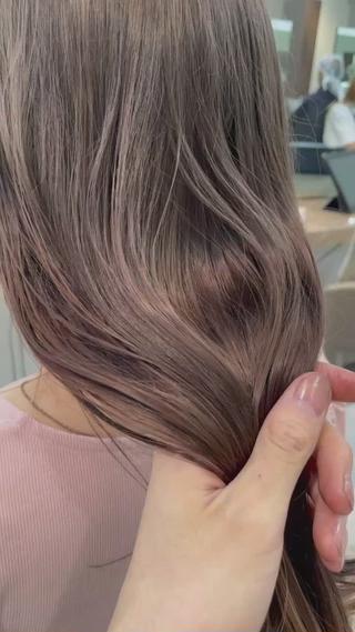 暗めだけど透明感のあるミルクティーカラー

#ミルクティーカラー＃ミルクティー#ダブルカラー#透明感カラー＃グレージュカラー 