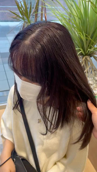 ミディアム 𝑴𝑰𝑨🎀赤髪 /ピンク/髪質改善のヘアスタイル