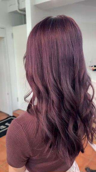 チェリーラベンダー
ただのラベンダーカラーではありません!
室内と自然光で発色の仕方が少し変わります!
人とは少し違った透明感あるラベンダーカラーおすすめです!
ご予約ぜひお待ちしております!