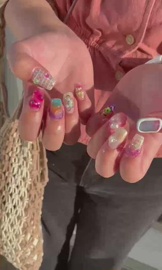 セミロング m kaori𓃟のネイルデザイン