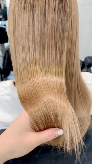 ツヤハリまとまり欲しい方必見!髪質改善トリートメント!!!
※ブリーチ、パーマ、縮毛している方でも大丈夫です!
#髪質改善#髪質改善トリートメント #トリートメント #つや髪 #ヘアオイル #トリートメントオイル