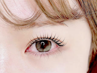 貝殻ロッドで丸みのある可愛らしいカール 