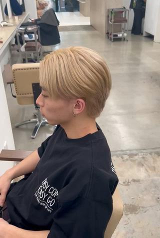 ミルクティーベージュ♡


ブリーチ1回ベースのカラーになります



#ブリーチカラー#ケアブリーチ#ミルクティーベージュ#イエローベージュ 