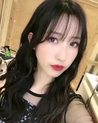 韓国アイドルヘア暗髪　シースルー 