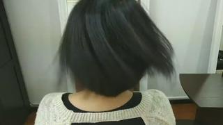 ボブスタイルです♪
軽いので、短めの襟足も動きます！
髪の中に空気が通りますよ 