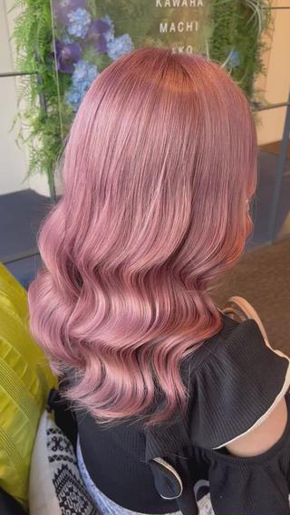 ミディアム W_SALON ［触れたくなる艶髪］のヘアスタイル