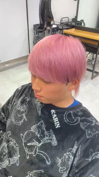 カット、ブリーチ(2回)、ピンクカラー！
ブリーチ追加はプラス4400円になります！ 