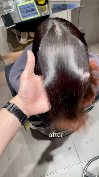 【髪質改善ストレート】は
・こんな方におすすめ

縮毛矯正は”痛む”と避けてた方
毎日のアイロンが面倒な方
スタイリングを楽にしたい方
髪の毛のボリュームが気になる方
雨や湿気で癖が気になる方
綺麗な艶とサラサラな髪を手に入れたい方
縮毛矯正しても効果を感じられなかった方
ダメージで縮毛矯正出来るか不安な方
広がりやパサつきが気になる方
トリートメントの効果が感じられない方
手触りをサラサラにしたい方
硬い質感を柔らかい質感にしたい方

貴方の悩みに寄り添い史上最高の美髪にし、ご自宅でもサラサラで再現性の高いヘアスタイルをご提供させて頂きます 