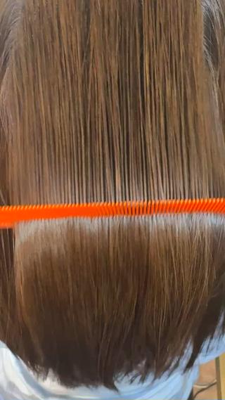 縮毛矯正ショートコースで、気になるうねりを抑え艶髪を実現

低刺激カラーと同日施術も可能で、ツヤのクオリティもUP︎︎ 