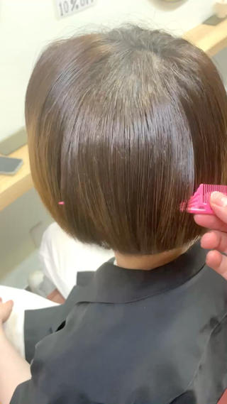 縮毛矯正と髪質改善の掛け合わせ技術！
プレミアムストレートしたモデルさんの3ヶ月後の来店直後の様子です！
ゲリラ豪雨、お仕事後という条件下でこの感じです
半年くらいはアイロン必要ないです
 