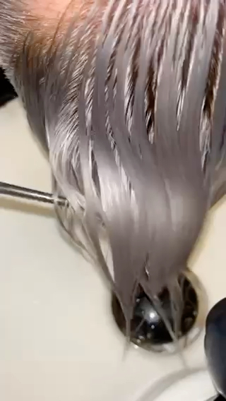 ショート カラー 上野 瑞貴のヘアスタイル