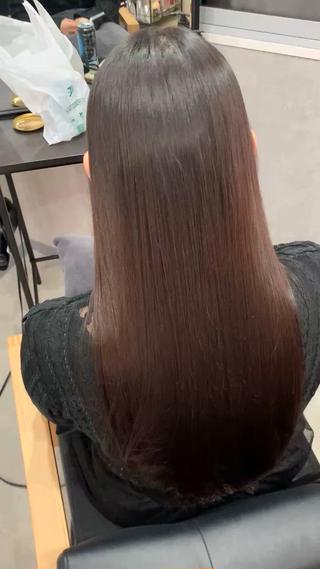 髪質改善ストレート
トリートメントではなく髪の形状そのものを変える縮毛矯正なので落ちることはありません
オイルをつけて乾かすだけなのでご自分でもスタイリングできます
髪質改善カラー、髪質改善トリートメントしてあげるとさらに効果UPします 