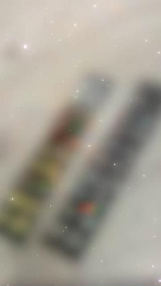 New jewelry
ジュエリーの種類についてはその都度変わります！
毎回違ったジュエリーで耳ツボをお楽しみください♪

お仕事などで派手なデザインができない方も粒のみや個数を少なめでお付けできます 