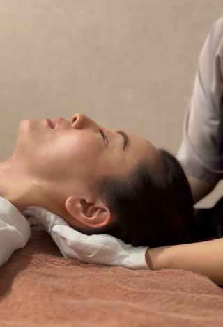 フローブレインドライヘッドスパ 