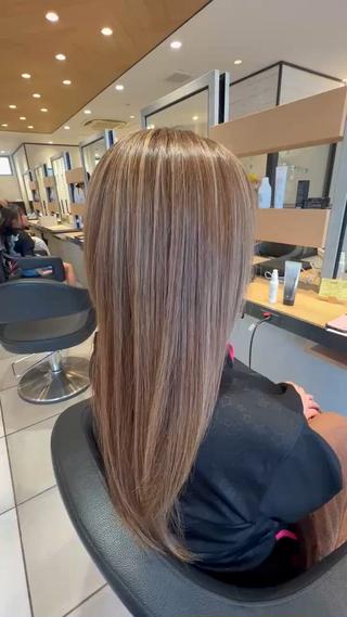 ハイライトの質感がでるようにまとまりのある質感に。 