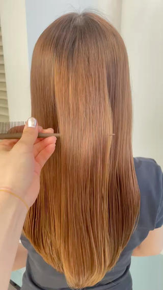 ミディアム 森山 陽菜のヘアスタイル