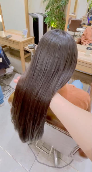 ミディアム 森山 陽菜のヘアスタイル