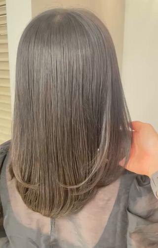 ミディアム カラー パーマ 森山 陽菜のヘアスタイル