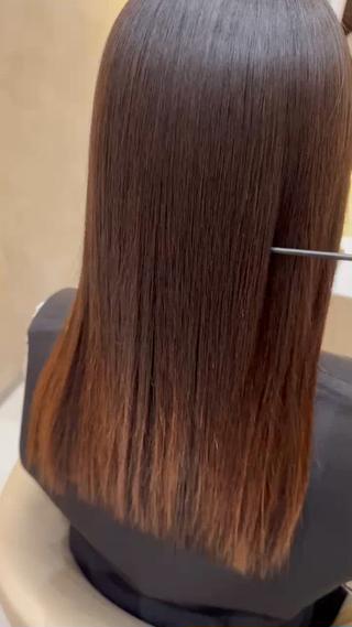 ダメージ感なく癖伸ばせます！
縮毛矯正したら髪の毛傷むと思われる方も多いですが、トリートメントやケア剤一緒にするので、綺麗な仕上がりに！ 