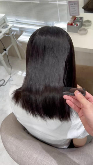 セミロング 髪質改善× ブリーチなしyutoのヘアスタイル