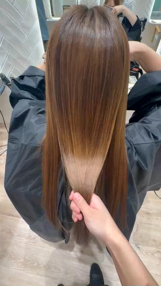 ロング縮毛矯正
一年ぶりの縮毛矯正で毛先までかけましたが全く痛まずちゅちゅるストレートに♪通常料金より大変お安くご案内しており、ロング料金もないのでぜひお待ちしております♪ 