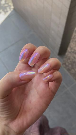 紫外線に当たると色が変わるネイルです
この夏の新作です！大好評です 
