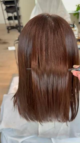 髪質改善トリートメント⸒⸒
紫外線によるダメージや乾燥によるパサつきで
傷んだ髪の内部まで栄養を補給し
アイロンの熱で定着させます️
髪のまとまりと艶がでます️