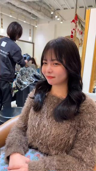 セミロング ♥韓国レイヤー/透明 感カラー/顔周りのヘアスタイル