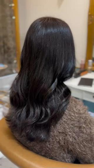 セミロング ♥韓国レイヤー/透明 感カラー/顔周りのヘアスタイル