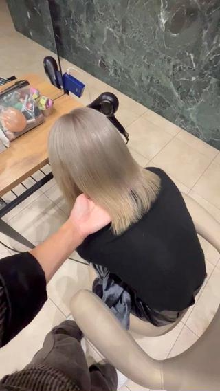 ミディアム カラー 髪の修復専門サロン　hair place VIVE所属・KOTA / ハイトーン/髪質改善のヘアスタイル