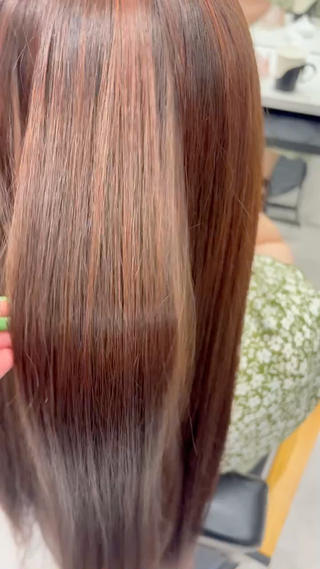 𝐀𝐮𝐣𝐮𝐚トリートメントで髪の内部まで補修 