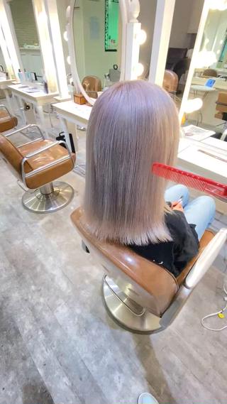 白っぽくしたいけどブリーチそんなにたくさん
したくない!!!って方はぜひ1度RIEまで♡
できる限り髪の毛いたわりながら後々白くなる
カラーやります