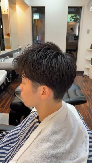 アップバングセット
おろしでも行ける長さで2way楽しめる長さです！
このかたは直毛なので艶なしのWaxを使って前髪をしっかり立ち上げてセットさせていただきました！！ 