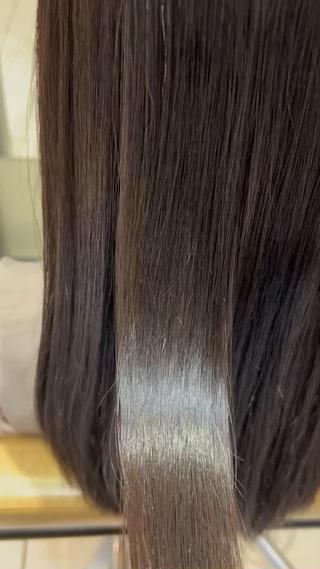 アッシュ系カラーで染めました！
ツヤもすごくて、ご本人もびっくり！
PREVIAオーガニックカラーは
頭皮も染みにくく、髪には優しいというコンセプトの
カラー剤なので是非、皆様も1度体験してみませんか？ 