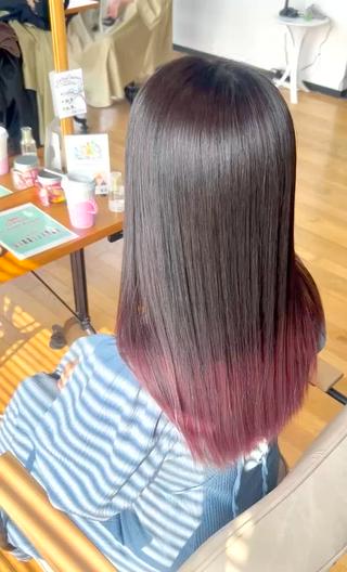 pink gradation

ブリーチ1回でできるカラーです！ 