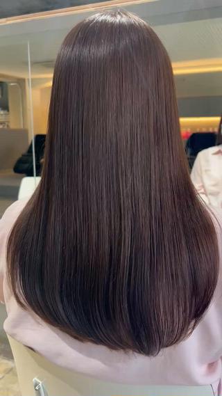 人生初カラーをお任せ頂きました♡
初カラーなのでワンカラーで出来る明るさに限界はありますが、しっかりなりたい色を見せて頂き相談して近づけさせて頂きました！
やりたい色が決まりきっていなくても大丈夫です！
当日一緒に考えさせて頂きます(*^^*) 