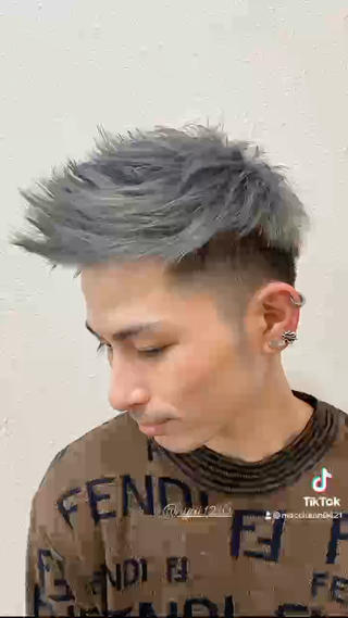 ブリーチ⇒ファイバープレックスブリーチ
オンカラー⇒イルミナカラー

ブリーチ１回＋色みオーシャンカラー 