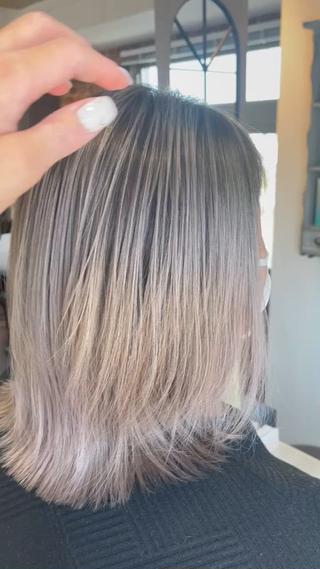 ミディアム カラー Felice Erikaのヘアスタイル