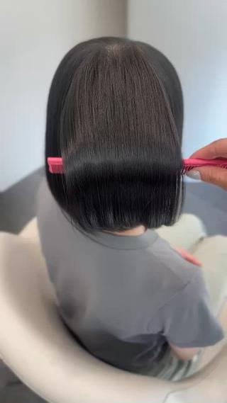 暗めオリーブグレージュ 