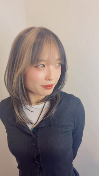 僕の気まぐれカラーです！

右と左で金と黒なのが見所です

それとレイヤーカットをザクザクっと入れちゃいました 