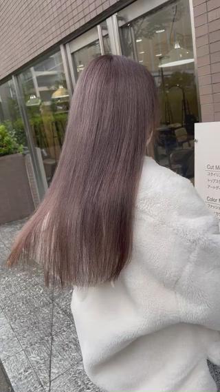 ロング メンズバレイヤージュ 斉藤春のヘアスタイル