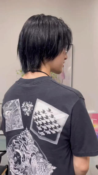 メンズのカラーもお待ちしております！
トリートメント追加でハイダメージ毛でもすっきりまとまります 