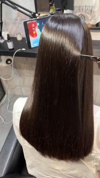 縮毛矯正履歴ありまたは
矯正に不安があるなど
矯正するほどのクセなのかな？
って方におすすめ 