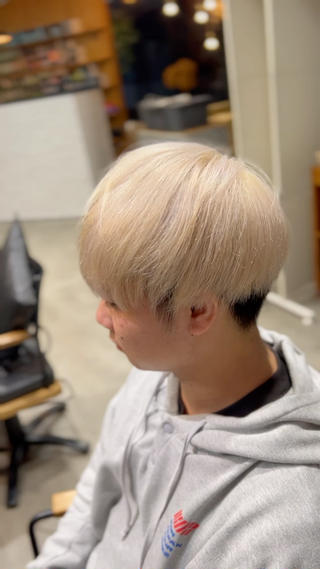 ホワイトベージュ
ブリーチ1〜
the 透明感ホワイトカラーお任せください 